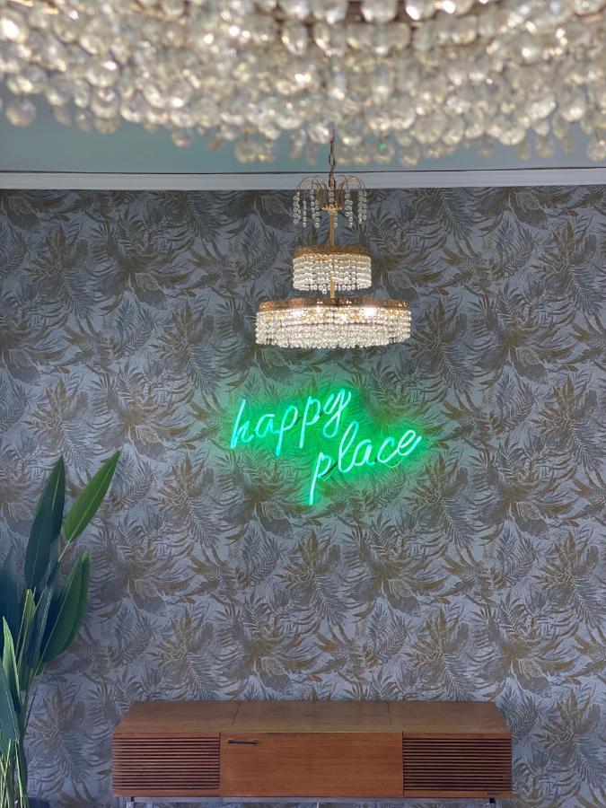 Happy Place! Big, Bright & Central - Ideal For Families And Groups Of Friends Patras Dış mekan fotoğraf